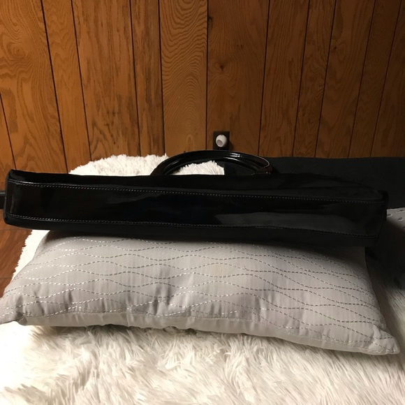 Kate Spade Tote Bag
Color - Black
Size - Measurements in the photos
• - Picture 10 of 14